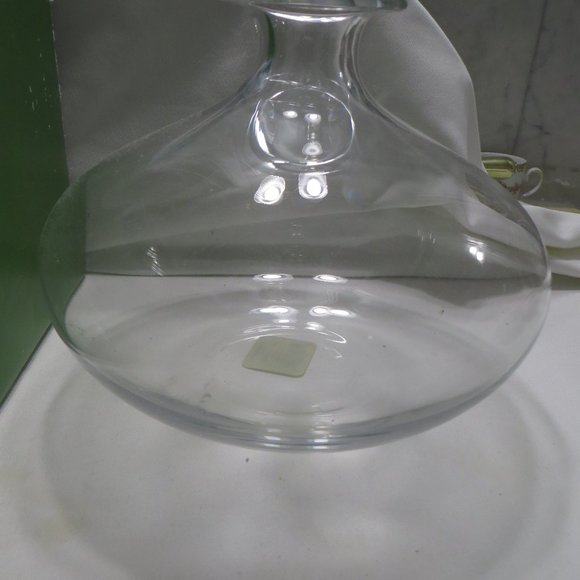 Kate Spade Hydrangea NonLead Crystal 6.25 PIA Vase - Picture 2 of 8